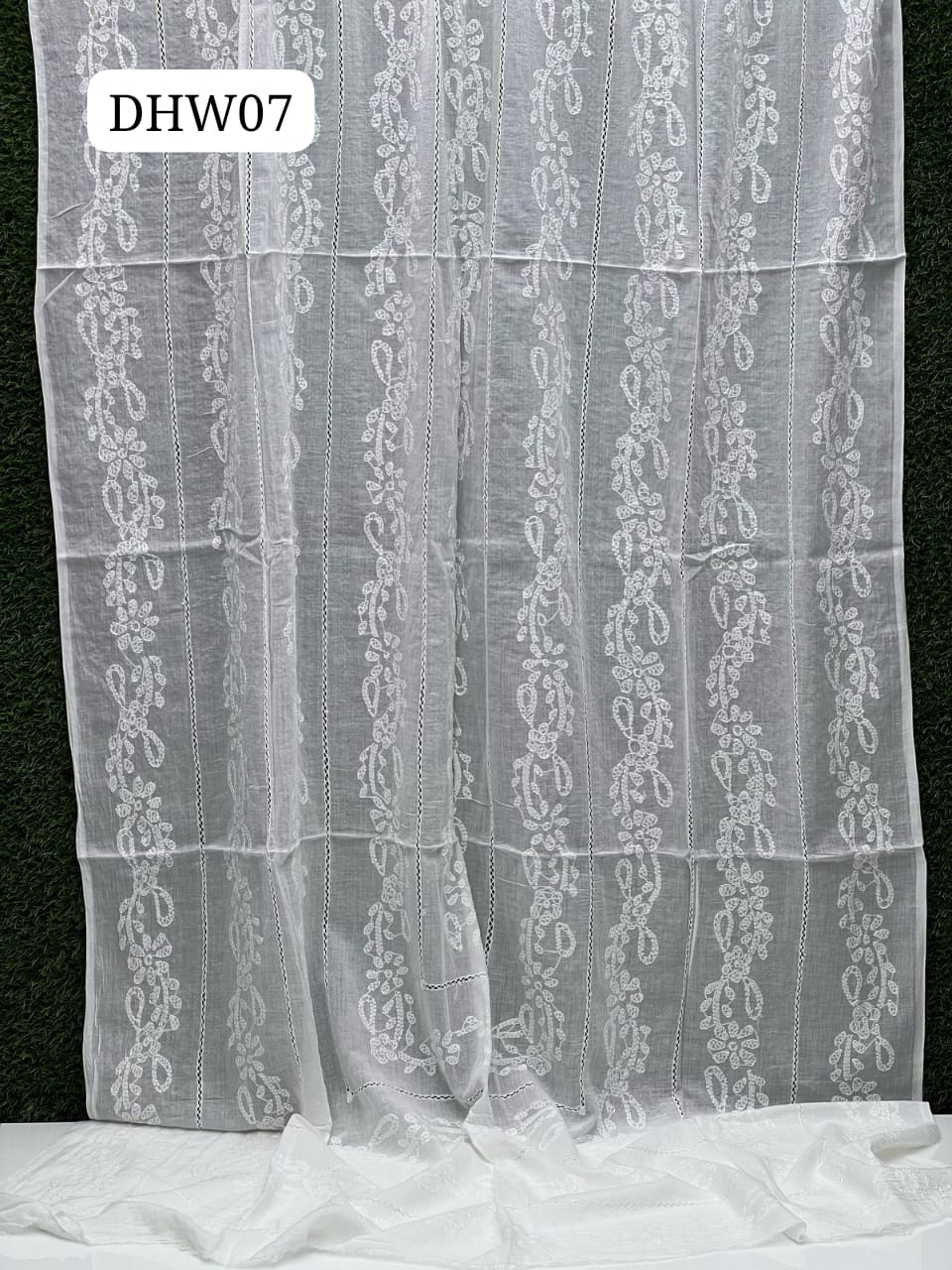 Pure Lawn Chadar Elegant And Beautiful Bhawalpuri Hand Made Tarkashi Chadar