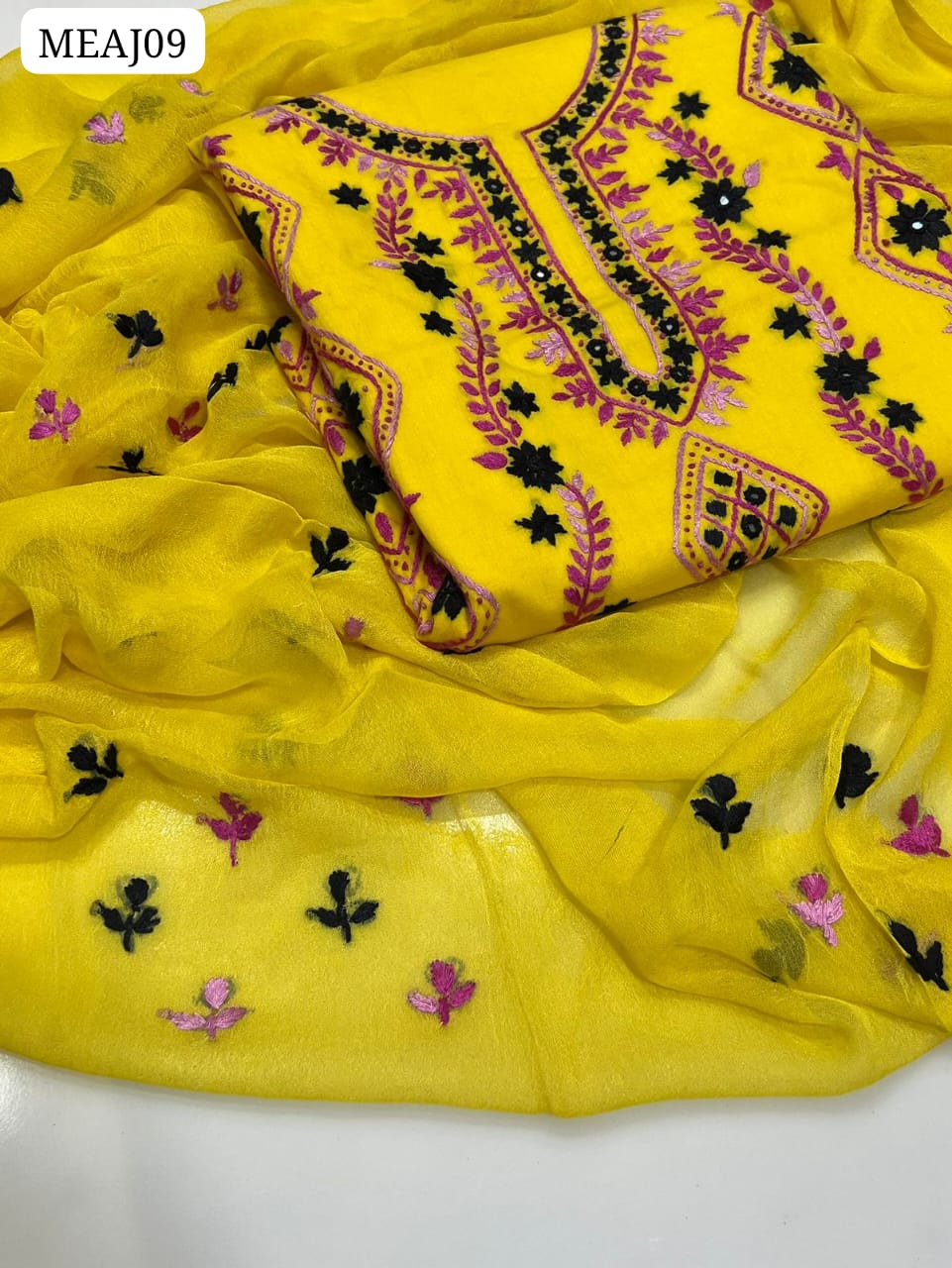 Lawn Fabric Karhai Handmade Embroidery Work Shirt With Chiffon Embroidery Dupatta And Lawn Plain Trouser 3Pc Dress