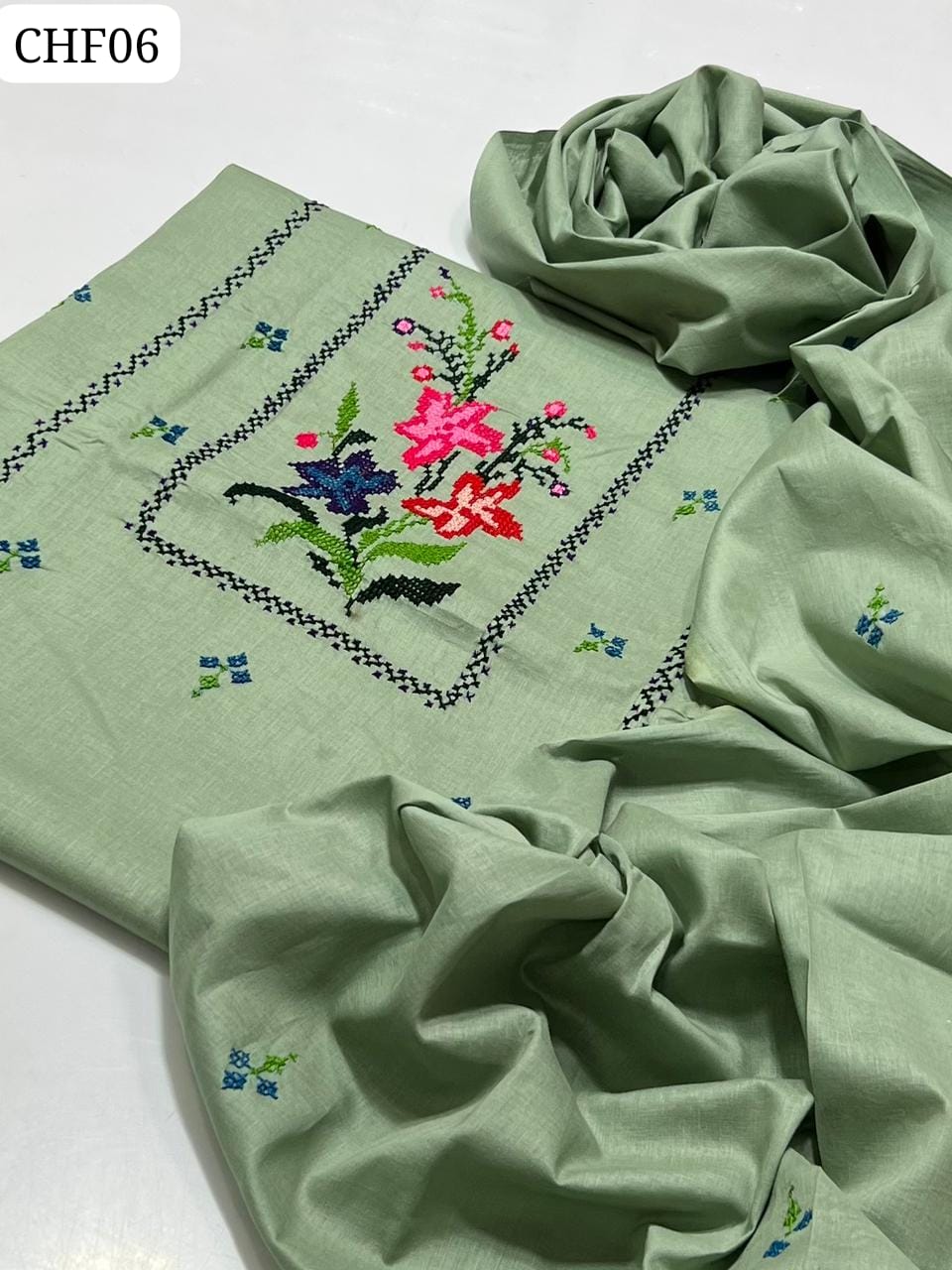 Shirt Lawn Handmade Embroidery Crosstich Gala Kurta Design Work With Chiffon Embroidery Duppata & Lawn Trouser