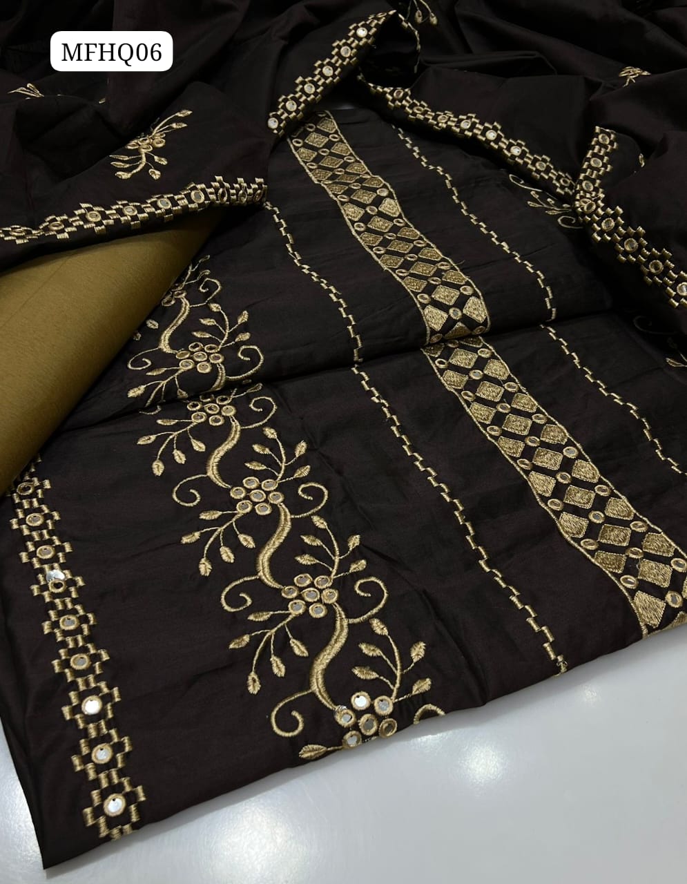 Paper Cotton Fabric Cross Stitch 9 mm Embroidery Work Shirt With Dupatta Paper Cotton Cross Stitch Karhai And Kataan Silk Embroidery Work Trouser 3Pc Dress